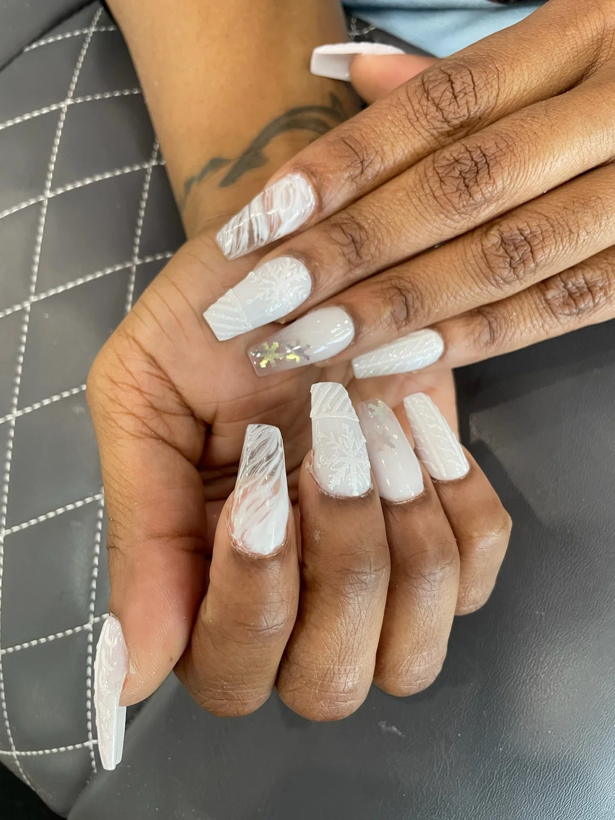 19723575660_15717990243_1_1702965975918