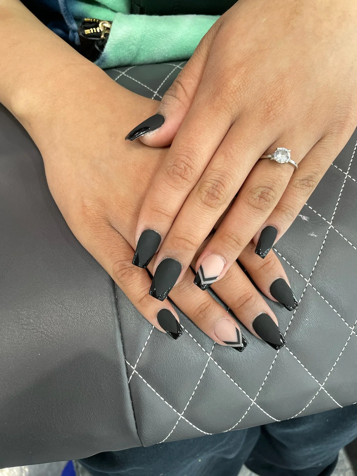 19723575660_15717990243_1_1702966114705